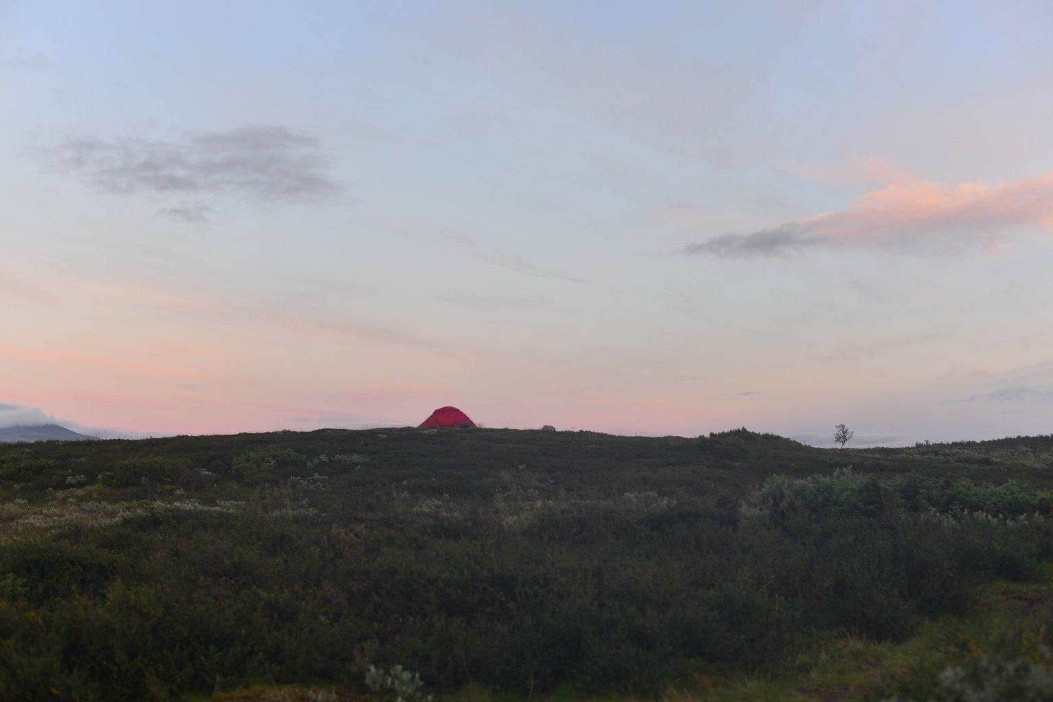 Tältet i solnedgången